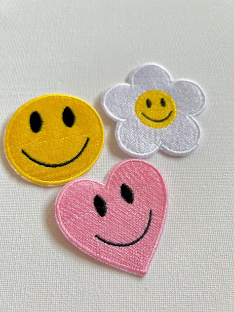 Flower heart smiley face embroidered patches, iron / sew on patches, cute patches, patches, embroidered patch, flower patches, cool patches, by shopchinguembroidery on Etsy Heart Smiley Face, Kaws Painting, Heart Smiley, Cute Patches, Cool Patches, Flower Patch, Straight Stitch, Patch Design, Sew On Patches