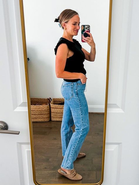 Shoes With 90s Jeans, Madewell 90s Straight Jeans Outfits, Abercrombie Jeans 90s Straight, Abercrombie Ultra High Rise 90s Straight Jean, Abercrombie Mom Jeans, Mid Rise Straight Jeans Outfit, Ultra High Rise 90s Straight Jean, Abercrombie Straight Jeans Outfit, Abercrombie 90s Straight Jeans Outfit