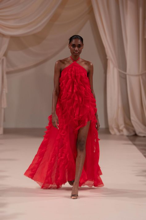 Red Runway Fashion, Red Dress Run, Red Runway, Soft Dramatic, Dramatic Style, Glam Outfit, Red Dresses, Maxi Styles, Dreamy Dress