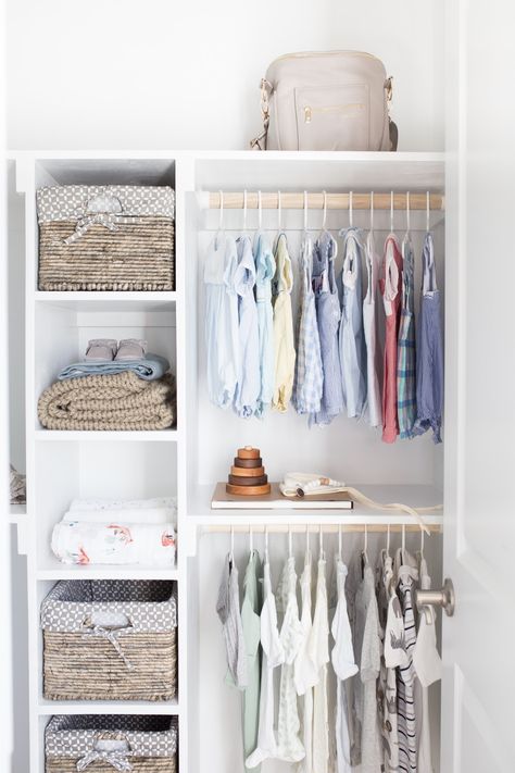 Diy Nursery Closet, Perlengkapan Bayi Diy, Nursery Design Girl, Baby Room Closet, Baby Nursery Closet, Nursery Closet Organization, Baby Closet Organization, Organized Closet, Baby Room Organization