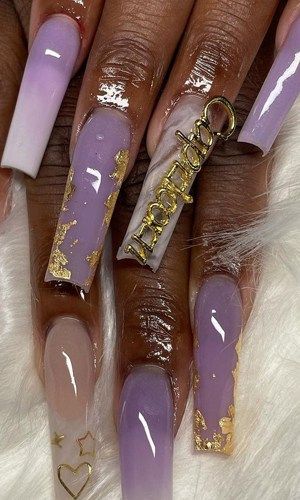 23 Gorgeous Gold Foil Nails Designs You Need to Copy Now | Polish and Pearls Purple And Gold Gel Nails, Purple N Gold Nails, 30th Birthday Nails Turning 30, Foil Design Nails, Nail Foils Designs, Bright Color Nail Designs, Capricorn Nails Acrylic, Lavender And Gold Nails, Purple Gold Makeup