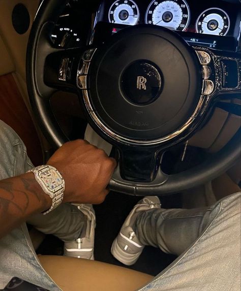 Chase The Bag, Millionaire Lifestyle Luxury, Monty Jay, Mens Luxury Lifestyle, Men Lifestyle, Drippy Outfit, 2023 Goals, Rapper Outfits, Uk Style