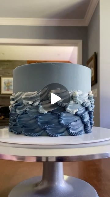 Piping Waves On Cake, Ocean Cake Design, Buttercream Waves On Cake, Waves On Cake, Navy Cake Ideas, Wave Cake Ideas, Ocean Themed Cakes, Cake With Waves, Wave Cupcakes