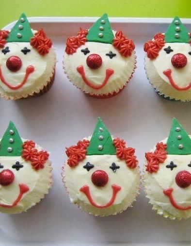 Circus Snacks, Cutest Cupcakes, Clown Cupcakes, Circus Cupcakes, Carnival Cupcakes, Circus Cakes, Clown Cake, Theme Cupcakes, Clown Party