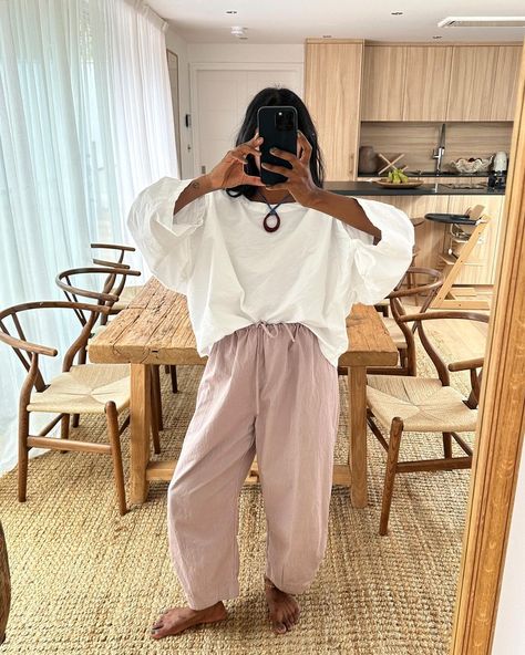 Monikh (@monikh) • Instagram-foto's en -video's Monikh Style, Montauk Outfit Aesthetic, Morroco Aesthetic Outfit, Oversized Casual Spring Sets, Lisbon Street Style, Bohemian Wide-leg Parachute Pants For Spring, Mum Fits, Bohemian Wide-leg Parachute Pants For Loungewear, So Tired