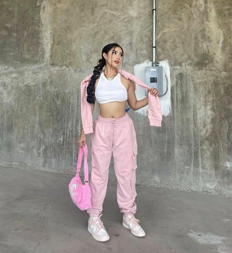 Look Hip Hop, Pink Streetwear, Jordan Outfit, Outfits Girl, Streetwear Fits, Pics Ideas, Ootd Ideas, Outfits 2017, Hip Hop Outfits