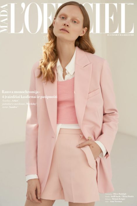 Suit Editorial, Photographer Advertising, Pink Suit, Womens Fashion Inspiration, Fashion Victim, Nude Color, Fashion Editorial, International Fashion, Model Poses