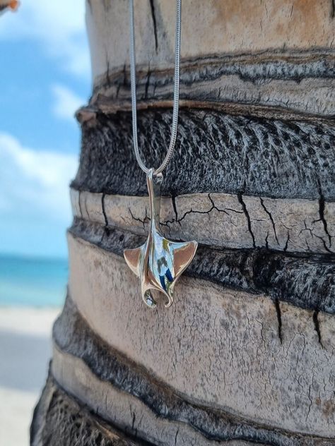 Manta Ray Pendant, Manta Ray Necklace, Stingray Necklace, Manta Ray Art, Sterling Silver Necklace Dainty, Gold Snake Necklace, Marvel Jewelry, Manta Rays, Animal Necklace