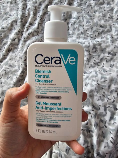 Developed with Dermatologists. Contains 3 Essential Ceramides to help protect the skin's natural barrier. Refreshing gel-to-foam facial cleanser for gently removing dirt, impurities and excess oils. Formulated with MVE Technology to lock in moisture, providing 24-hour hydration. Gentle on skin. Suitable for blemish-prone skin. Blemish Control Cleanser, Cerave Blemish Control, Foaming Facial Cleanser, Face Cleanser, Salicylic Acid, Facial Cleanser, Natural Skin, Facial, Moisturizer