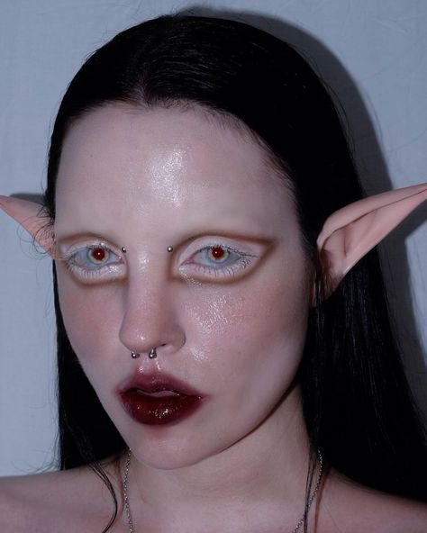 Credit: @animegvrl on instagram !! Elven Makeup, Alien Makeup, Drag Make-up, Makeup Tumblr, Punk Makeup, Alien Aesthetic, Drag Makeup, Swag Makeup, Elf Ears