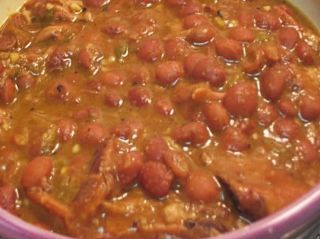 Mom's Lompoc Pinquito Beans recipe - from the Our Family Recipes Family Cookbook Pinquito Beans Recipe, Pinto Bean Recipes, Stewed Tomatoes, How To Cook Beans, Family Cookbook, Fast Easy Meals, Lentil Recipes, No Bean Chili, Football Food