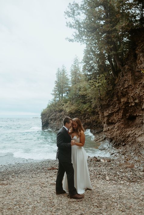 Black Rocks Marquette Elopement Michigan Wedding Chapel, Marquette Michigan Elopement, Lake Michigan Elopement, Upper Peninsula Michigan Wedding, Upper Peninsula Elopement, Northern Michigan Wedding, Kitschy Wedding, Wisconsin Elopement, Midwest Elopement