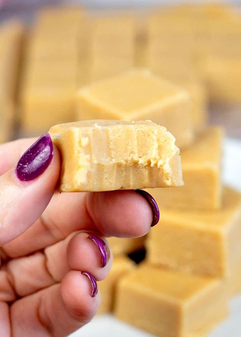 This Easy Peanut Butter Fudge Recipe with sweetened condensed milk is made with only 4 ingredients and can be whipped up in just about 10 minutes! This simple microwave fudge recipe is sweet, creamy, and oh-so peanut buttery. You’ll impress anyone lucky enough to be given a piece (or two.) Peanut Butter Fudge is perfect for holiday cookie trays and gift-giving. Fudge Recipe Condensed Milk, Peanut Butter Fudge Recipes, Recipe Condensed Milk, Peanut Butter Fudge Recipes Easy, Microwave Peanut Butter Fudge, Butter Fudge Recipe, Lifestyle Of A Foodie, Vegan Fudge, Butter Candy