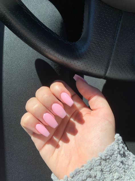 Cute Coffin Pink Nails, Coffin Shape Pink Nails, Coffin Plain Nails, Solid Color Acrylic Nails Coffin, Light Pink Nails Coffin, Light Pink Coffin Nails, Simple Acrylic Coffin, Coffin Pink Nails, Nails Pink Coffin