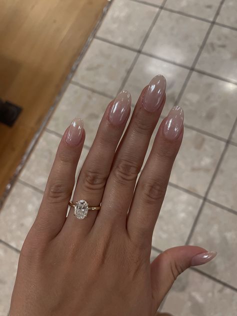 Hailey Bieber Inspired Nails, Professional Nails 2023, Minimal Elegant Nails, Black Hailey Bieber Nails, Hailey Baldwin Style Nails, Hails Bieber Nails, Hailey Bieber Nails With Rhinestones, Hailey Bieber Nails On Dark Skin, Natural Chrome Acrylic Nails