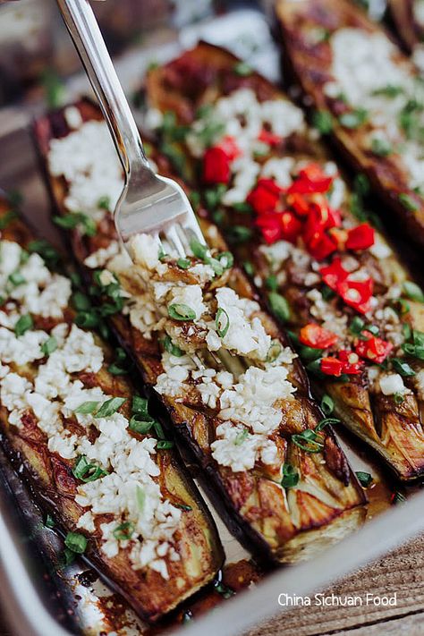 Ichiban Eggplant Recipes, Garlic Eggplant, Roasted Eggplant Recipes, Chinese Eggplant, Veggie Diet, Sichuan Food, Eggplant Recipe, Recipes Chinese, Asian Cucumber Salad