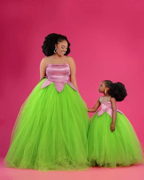 Mum And Daughter Photoshoot, Tulle Dress Photoshoot, Big Gown, Mommy Daughter Dresses, African Gowns, Pink And Green Dress, Mommy Daughter Outfits, Mother Daughter Fashion, Pink Tulle Dress