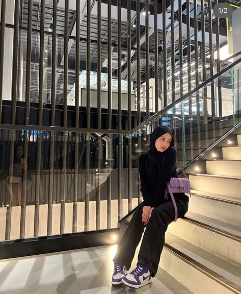 Hijabi ootd Hijab Posing Ideas, Instagram Pose Ideas Hijab, Hijabi Pic Ideas, Hijabi Pics For Instagram, Poses For Hijabis, Hijab Pose Idea, Hijabi Poses For Instagram, Hijabi Photography Ideas, Pose Ideas Hijab