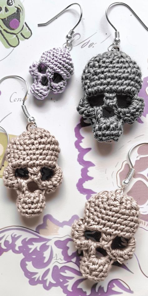 Spooky Skull Earring Crochet Pattern Crochet Can Tabs Free Pattern, Crochet Skull Earrings Free Pattern, Skull Amigurumi, Crochet Halloween Earrings Free Pattern, Free Crochet Patterns For Stoners, Crochet Fair Ideas, Halloween Crochet Ornaments, Fabric Crochet, Crystal Crochet Pattern