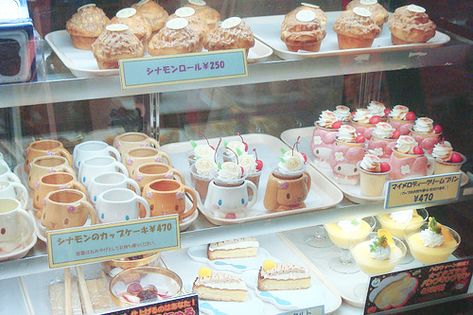 Japanese Pastry Shop, Cute Korean Bakery, Japanese Patisserie Shop, Japanese Patisserie, Japanese Bakery Shop Aesthetic, Rilakkuma Bakery, Korean Sweets, Patisserie Shop, Japanese Bakery