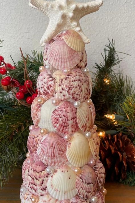 Seashell Christmas Tree Seashell Tree Diy, How To Make A Seashell Christmas Tree, Seashell Christmas Decorations, Christmas Seashell Crafts, Christmas Shell Crafts, Seashell Christmas Ornaments Diy, What To Do With Seashells, Seashell Ornaments Diy, Diy Shell Decor