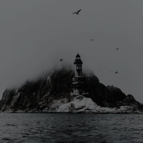 Arthur Curry Aesthetic, Lighthouse Aesthetic, Lost Island, The Light Between Oceans, Lighthouse Keeper, Ocean Wallpaper, A Series Of Unfortunate Events, Gothic Aesthetic, Light House