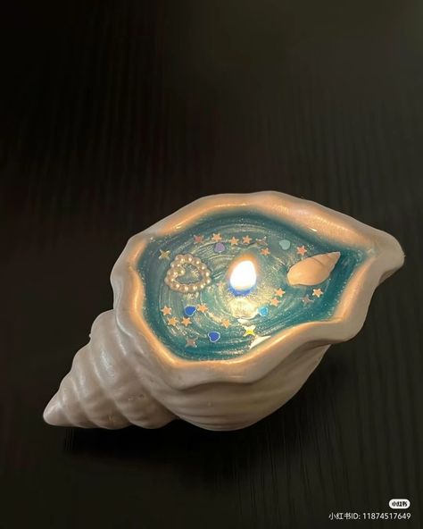 Candle Creative, Handmade Scented Candles, Jellyfish Lamp, Blue Candle, Seashell Candles, Sea Stars, Shell Candles, Creative Candles, Pearl Decorations