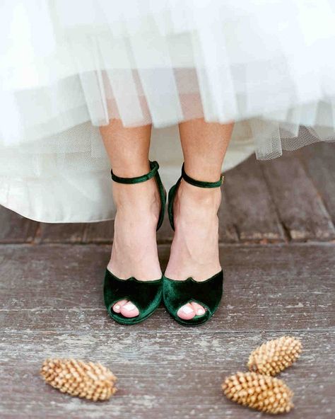 Gorgeous velvet bridal shoes Green Goth, Winter Wedding Shoes, Unique Wedding Shoes, Fun Wedding Shoes, Green Weddings, Emerald Green Weddings, Wedding Shoes Comfortable, Wedding Boots, Gucci Heels