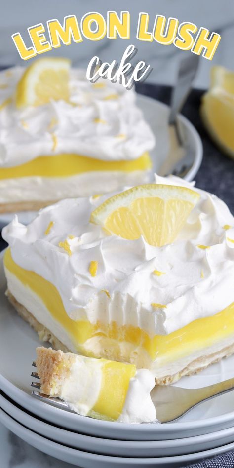 Lemon Lush Dessert, Lush Cake, Lemon Lush, Dessert Oreo, Lemon Bar, Fluff Desserts, Torte Cupcake, Lemon Dessert Recipes, Desserts Easy