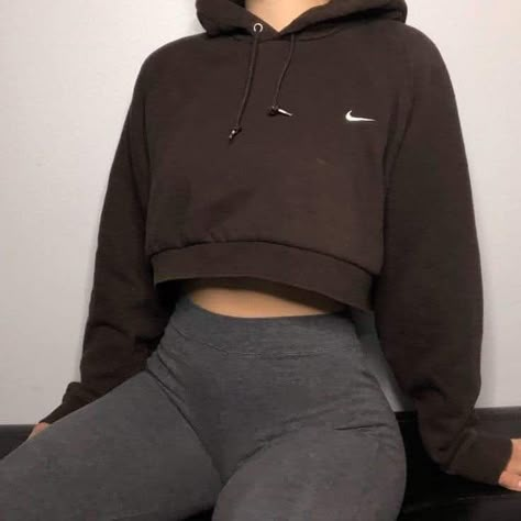 Reworked Top, Monica Seles, Nike Cropped Hoodie, Denim Diy Clothes, Skater Outfits, Skater Girl Outfits, Cold Outfits, Thrift Flip, Tomboy Style Outfits