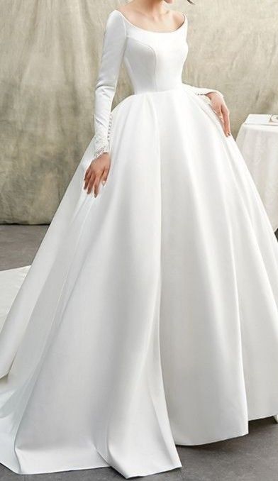 Duchess Wedding Dress, Simple Wedding Dress With Sleeves Classy Sophisticated Bride, Ball Gown Wedding Dress With Sleeves, Wedding Dresses 90s, Minimalist Wedding Gown, Wedding Dress Guide, Pretty Wedding Dresses, Dream Wedding Ideas Dresses, Stunning Wedding Dresses