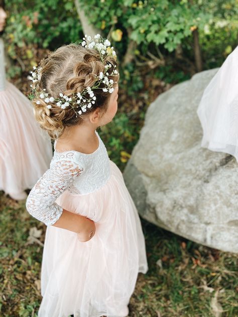 Flower Girl Hairstyles Updo, Flower Girl Updo, Wedding Hairstyles For Girls, Kids Hairstyles For Wedding, Girls Updo, Boho Flower Girl, Toddler Flower Girls, Flower Braids, Flower Crown Hairstyle