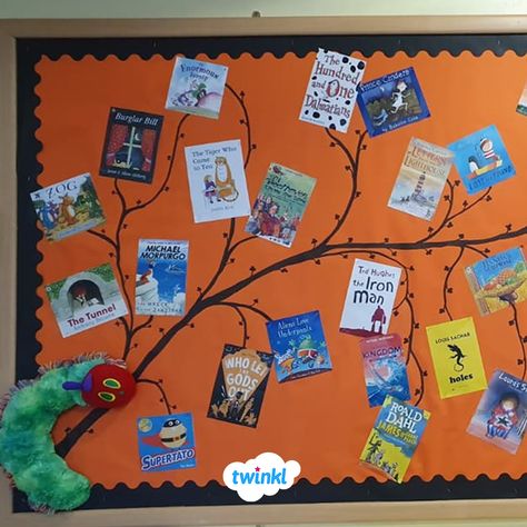 How innovative is this School Reading Tree display created by Janet? It proudly displays all the books to be covered through the curriculum 😍 If you're looking to update your book reading collection, click to check out our Book List - it has some fab ideas of books you could add and is great inspiration for the upcoming National Storytelling Week. Click to see more.   #reading #classroom #classroomdisplay #readingtree #teaching #teacher #teachingideas #teachingresources #twinkl #twinklresources School Reading Display, Reading Displays Eyfs, Book Board Ideas, Reading Classroom Display, Book Week Classroom Display, Reading Board Classroom, Year 4 Reading Corner, School Library Week Ideas, Year 2 Reading Corner