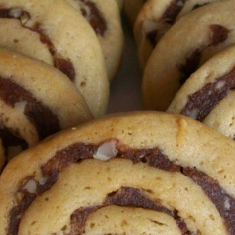 Pinwheel Cookies Recipe, Pecan Cinnamon, Date Cookies, Pinwheel Cookies, Cookies Bars, Recipes Cookies, Buttery Cookies, Cinnamon Swirl, Cookies Recipes Christmas