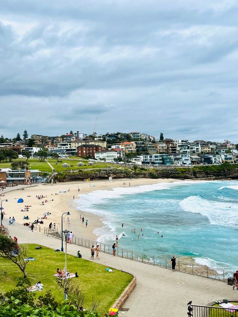 #australia #sydney #bondi #brontebeach Bronte Beach, Semester Abroad, Australia Sydney, Bondi Beach, Travel Aesthetic, Things To Know, Fitness Inspo, Photo Book, Sydney