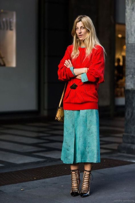 Ada Kokosar, Street Snap, Color Crush, Looks Street Style, Red Sweater, Street Style Chic, 가을 패션, Blue Skirt, Fashion Week Street Style