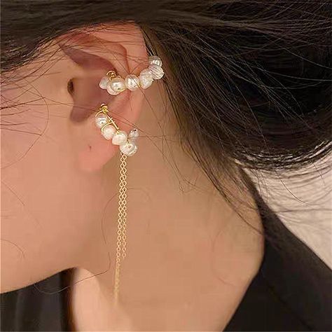 Handmade delicate natural pearl and gold ear cuffs, no ear hole necessary Ear Cuff Earings Without Piercing, Cuff Earrings No Piercing, Pearl Ear Cuff, 2024 Jewelry, Blue Spirit, Handmade Tutorial, Double Ear Piercings, Cool Ear Piercings, Soiree Dress