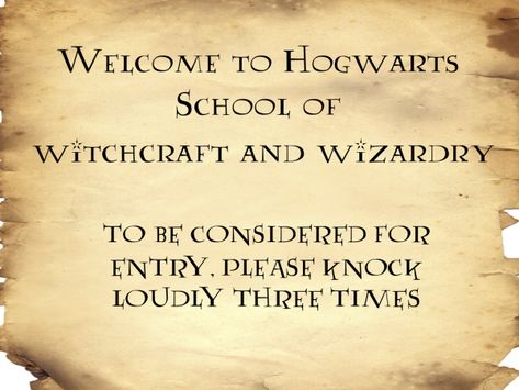 Free printable Harry Potter decorationsFree printable Harry Potter decorations Welcome To Hogwarts Sign, Printable Harry Potter Decorations, Harry Potter Free Printables, Door Png, Harry Potter Sign, Harry Potter Party Decorations, Harry Potter Printables Free, Harry Potter Free, Harry Potter Bday