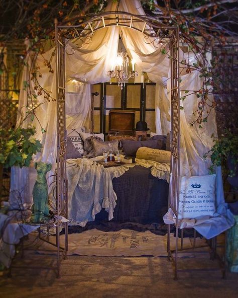 Outdoor Bedroom Ideas-25-1 Kindesign Romantic Bedroom Design, Whimsical Bedroom, Bedroom Oasis, Outdoor Bedroom, Romantic Bedroom, Bohemian Bedroom, Canopy Bed, Dream Rooms, Beautiful Bedrooms