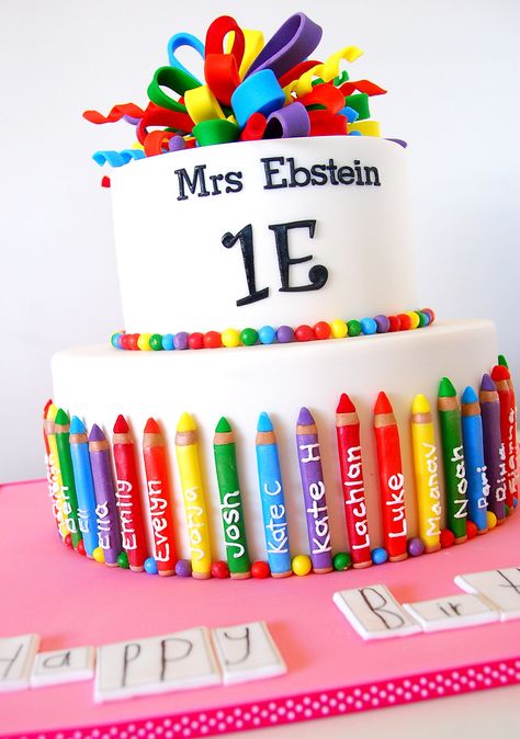 https://flic.kr/p/dawe83 | Teacher cake | Cake for a special Year 1 teacher.  My first time piping words so it is not very good but I still thought even not good piping is nice and personal. Teachers Day Cake, School Cakes, Teacher Cakes, School Cake, School Leavers, Teacher Birthday, Novelty Cakes, Special Cake, Graduation Cakes