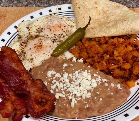 Chorizo Potatoes, Chorizo And Potato, Real Mexican Food, Mexican Breakfast, Mexican Christmas, Tex Mex Recipes, Christmas Breakfast, Tex Mex, Mexican Food