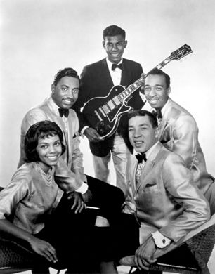 Welcome The Miracles to the Rock-n-Roll Hall of Fame Astrud Gilberto, The Ink Spots, Singing Groups, Ink Spots, Smokey Robinson, Soul Artists, Old School Music, R&b Music, R&b Soul