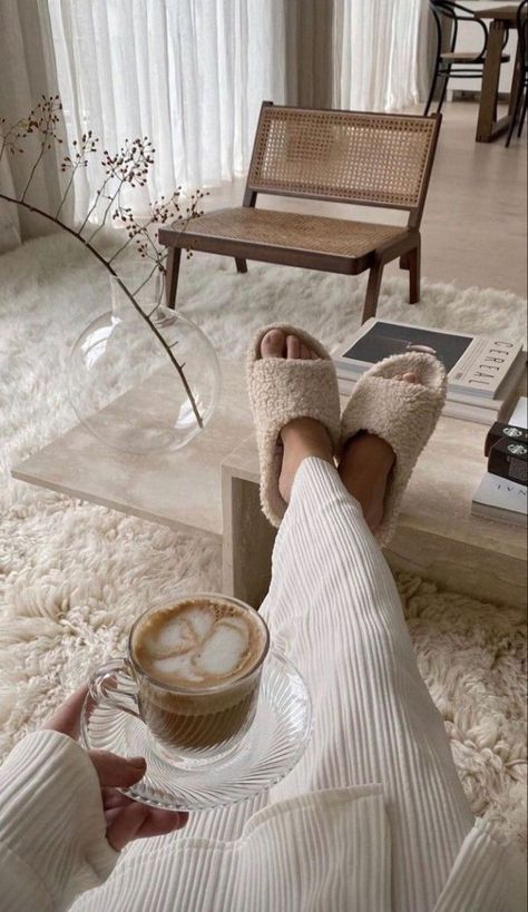 Cosy Aesthetic, Instagram Baddie, Cream Aesthetic, Cream Tones, Cozy Aesthetic, Luxury Aesthetic, Aesthetic Coffee, Coffee Is Life, Foto Ideas Instagram