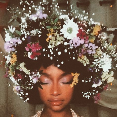 Flowers In Her Hair, Black Femininity, Photoshoot Concept, + Core + Aesthetic, Birthday Photoshoot, Black Culture, Divine Feminine, Photography Inspo, Art Reference Photos