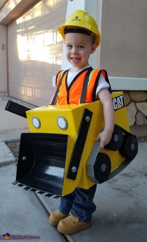 Construction Vehicle Costume Diy, Bulldozer Costume Diy, Construction Truck Costume Diy, Backhoe Costume Diy, Kids Construction Costume, Bulldozer Halloween Costume, Construction Vehicle Costume, Toddler Boy Diy Costume, Diy Bulldozer Costume