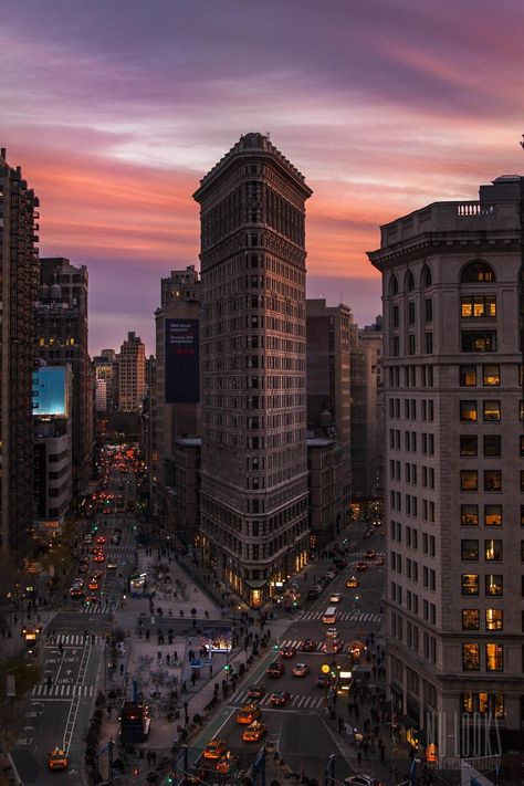 Dope Images, Nyc Dream, Voyage New York, Soft Things, Flatiron Building, Couple Travel, Paris Jackson, Chrysler Building, New York Life