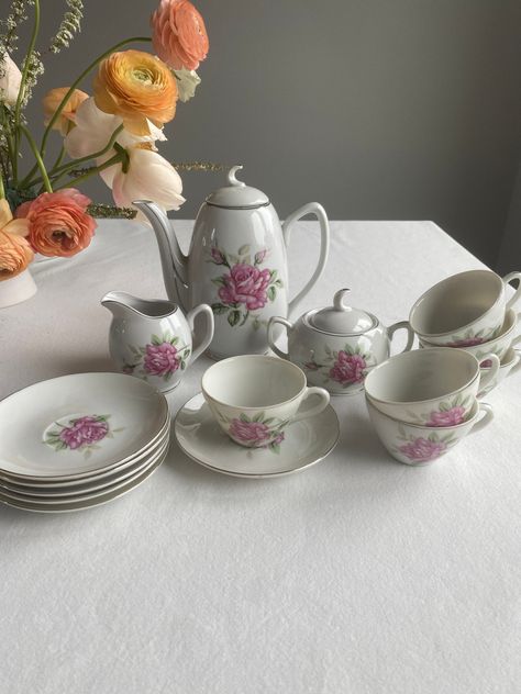 "Cute mini tea set Vintage rose print Set included:  - Teapot, appox. 6.5\" tall - Creamer & sugar appox. 3.5\"tall - 6 teacups & saucer approx. 1.5\" tall Perfect vintage look, no cracks or chips  NOTE: This is MINI set" Tiny Tea Set, Vintage Porcelain Tea Set, Tea Set Vintage, Dainty Tea Cups, Mini Tea Set, Rose Tea Cup, Pink Flower Tea Set, Tea Sets Vintage, Vintage Teacups