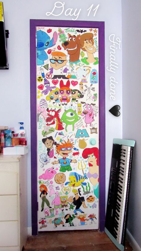 When the virus got serious and we needed to basically self isolate ourselves I decided to paint my favorite childhood characters on my closet door 😂💕😜 Closet Painting Ideas Aesthetic, Painted Closet Doors Aesthetic, Cute Door Painting Ideas Bedroom, Bedroom Door Art, Cool Door Painting Ideas Bedroom, Closet Painting Ideas, Cool Door Painting, Door Painting Ideas Creative, Door Paint Design