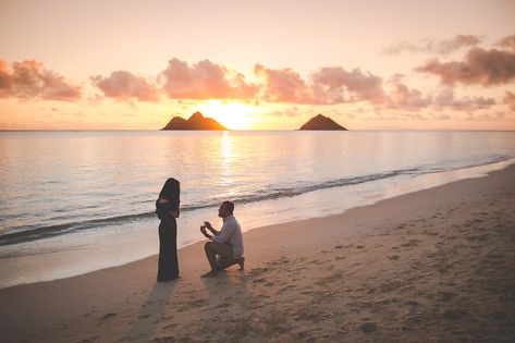 Proposal Ideas Hawaii, Proposal Ideas In Hawaii, Beach Proposal Aesthetic, Proposal Places, Abundance Lifestyle, Hawaii Proposal, Sunrise Proposal, Proposal Ideas Beach, Proposal Ideas Engagement