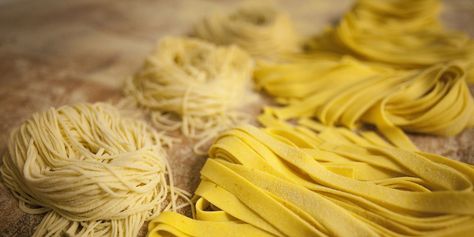 Homemade Pasta Noodles, Pasta Dinner Ideas, Pasta Making Class, Fresh Pasta Recipes, Home Made Pasta, Recipes For Pasta, Pasta From Scratch, Pasta Dough Recipes, Pasta Homemade